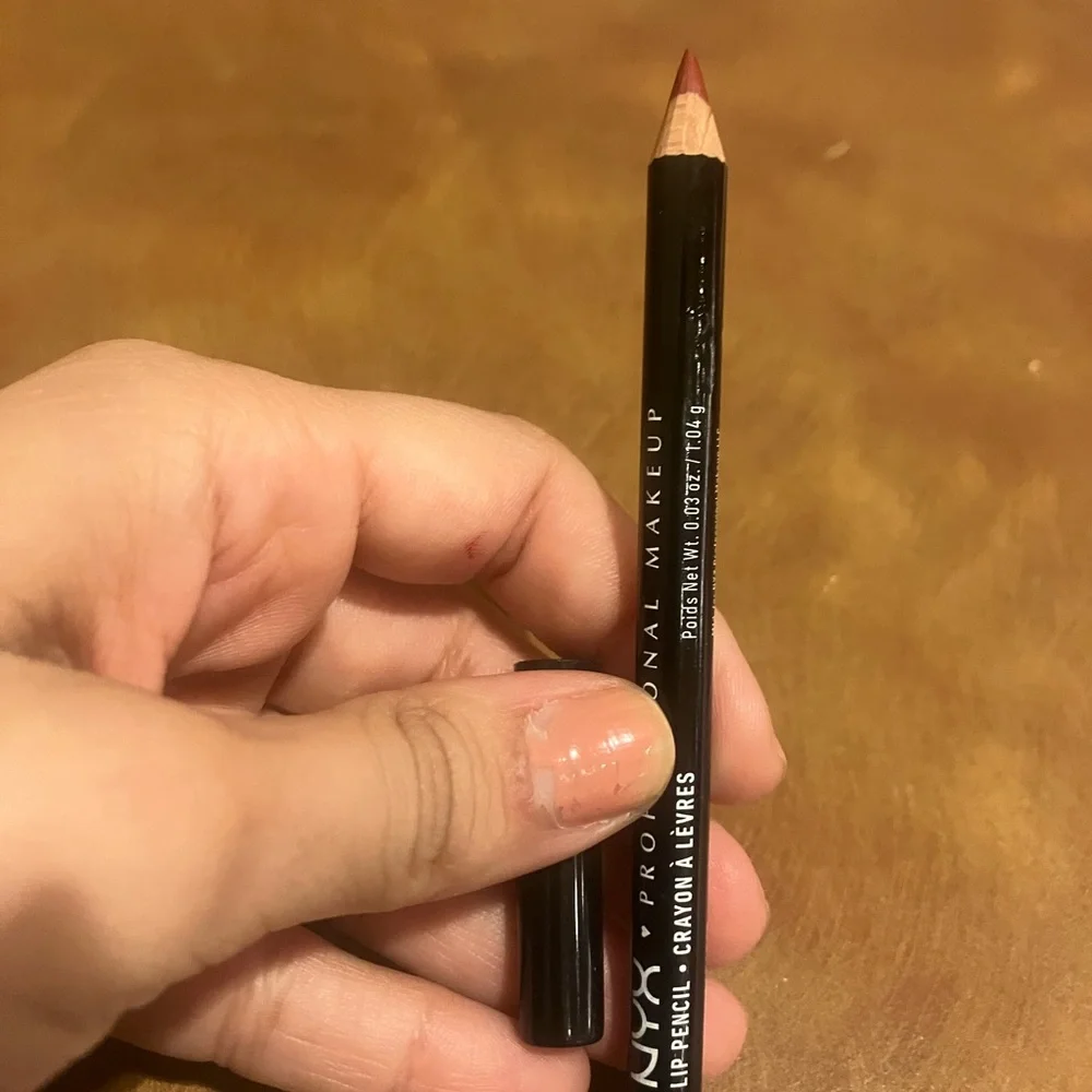 NYX Lip Liner